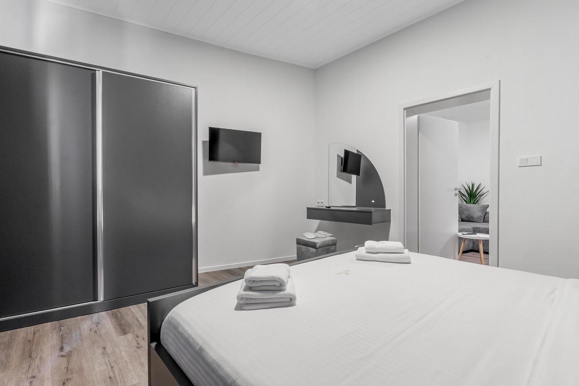 Double Room Private Bathroom