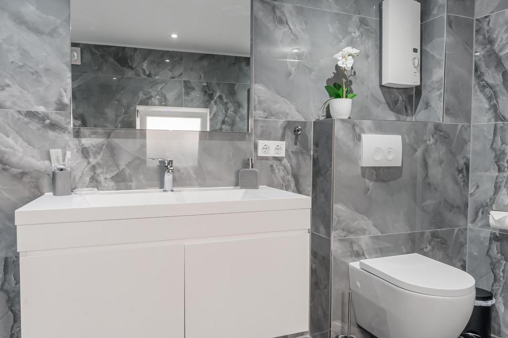 Double Room Private Bathroom