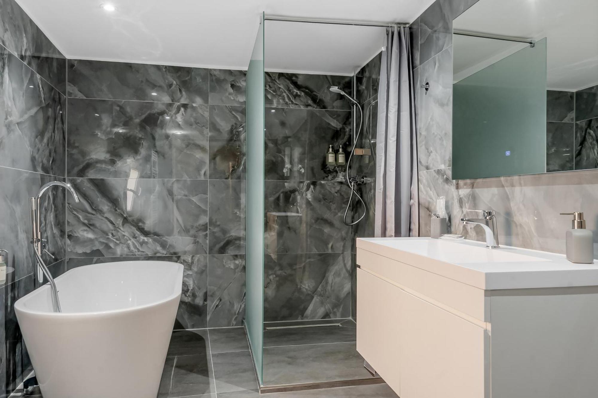 Double Room Private Bathroom