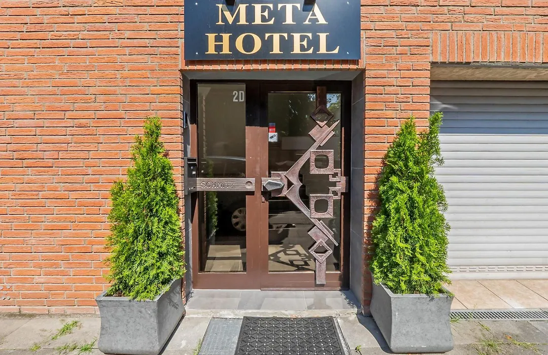 Meta Hotel-1